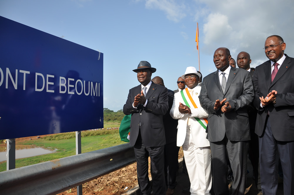 Cérémonie d´inauguration des ponts de Béoumi sur le fleuve Bandama et sur le Kan, le vendredi 2 octobre 2015, par SEM le Président de la République.
