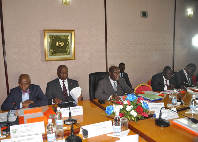 Une vue des Autorités Ivoiriennes à la réunion du COS-C2D